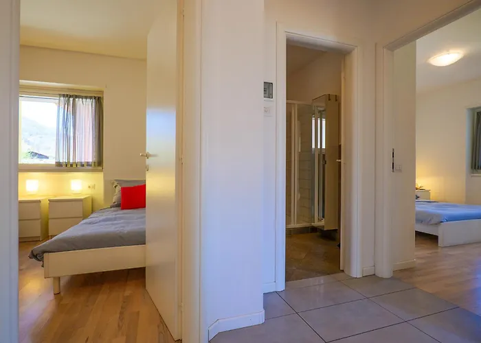 Rose Gialla Pastella Terrassen Og Lägenhet Colico