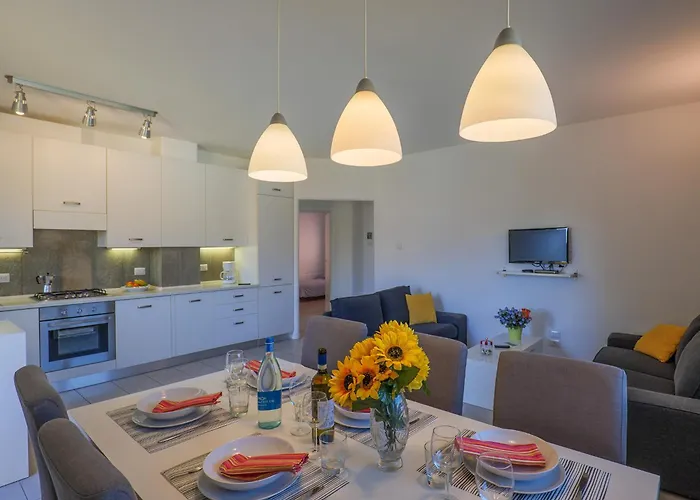 Rose Gialla Pastella Terrassen Og Colico