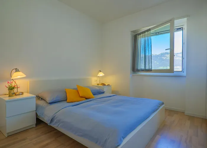 Rose Gialla Pastella Terrassen Og *