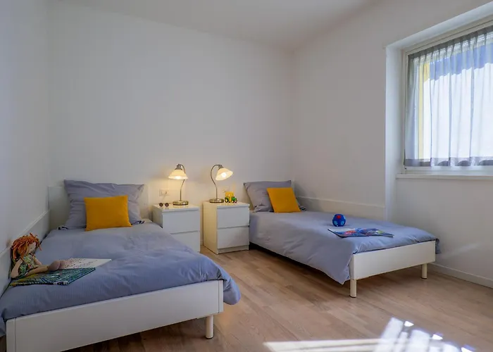 Daire Rose Gialla Pastella Terrassen Og Colico