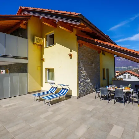 Rose Gialla Pastella Terrassen Og *