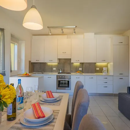 Rose Gialla Pastella Terrassen Og * Colico