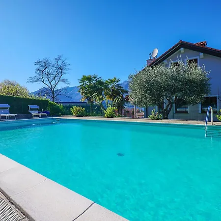 Rose Gialla Pastella Terrassen Og Apartment