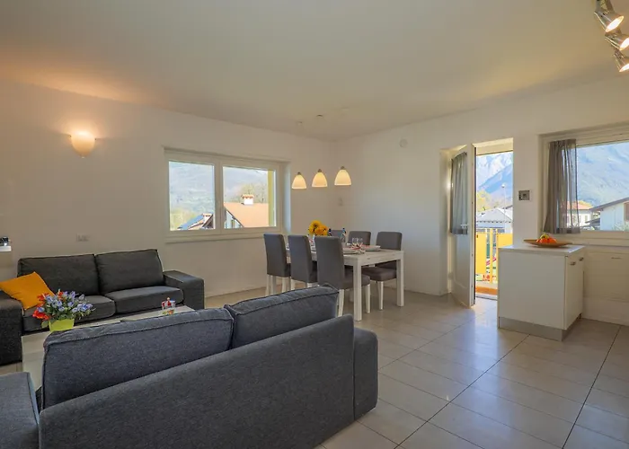Apartamento Rose Gialla Pastella Terrassen Og Colico